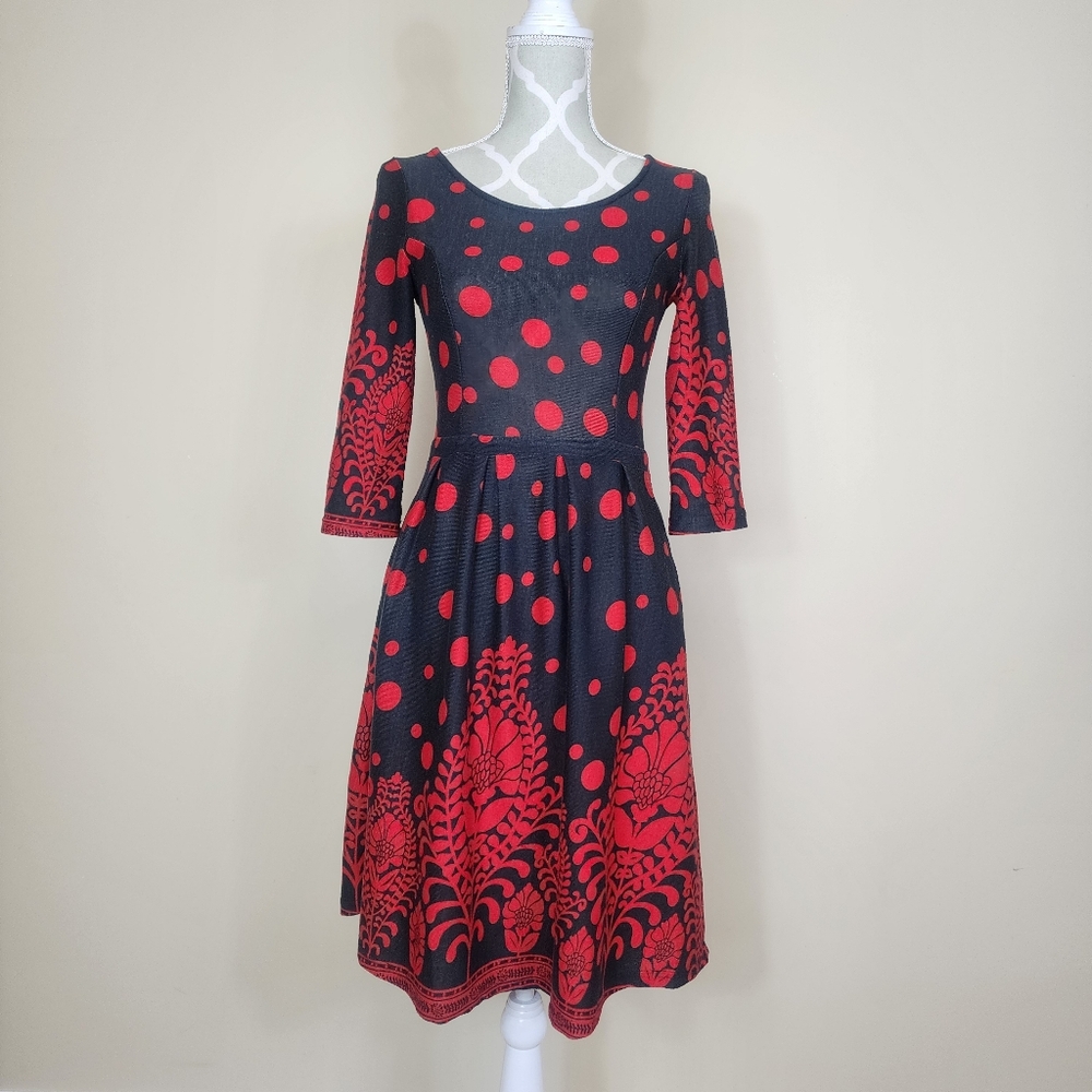 Vintage Fit and Flare Dress Long Sleeve Size Medium Black Red Retro Pockets